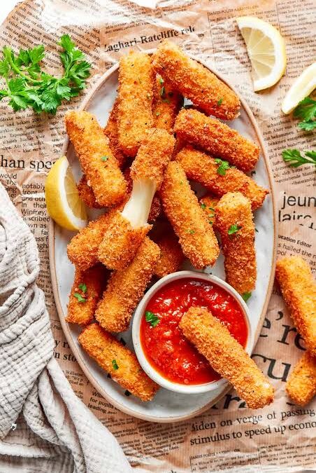 The Best Fried Mozzarella Cheese Sticks
