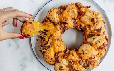 Cheddar Bacon Everything Bagel Monkey Bread