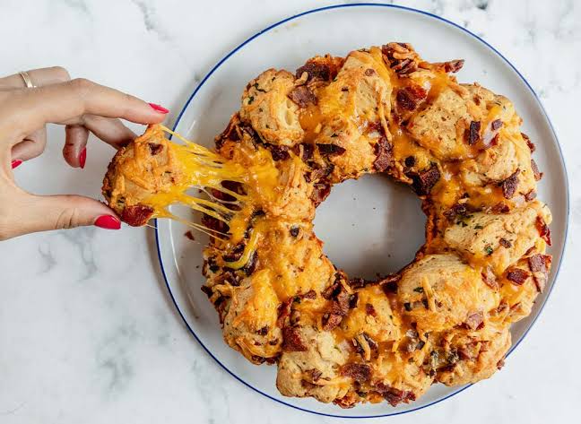 Cheddar Bacon Everything Bagel Monkey Bread