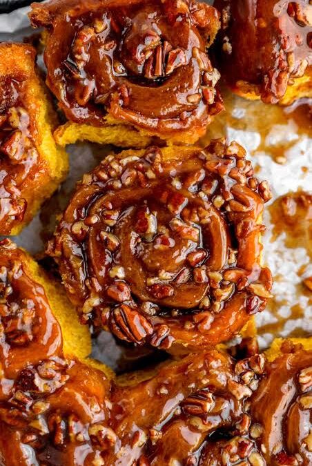 Sticky Caramel Pecan Sweet Rolls